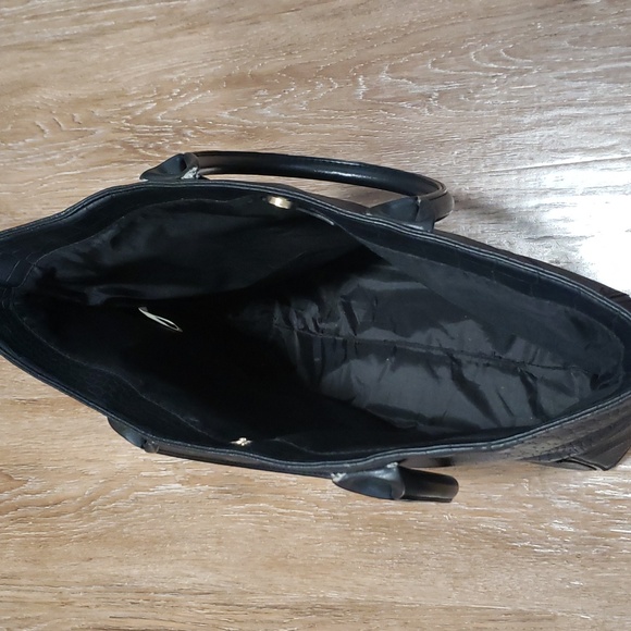 Beauty Boutique Reptile Textured Large Shoulder Bag Neutral Contemporary Modern - Picture 11 of 15